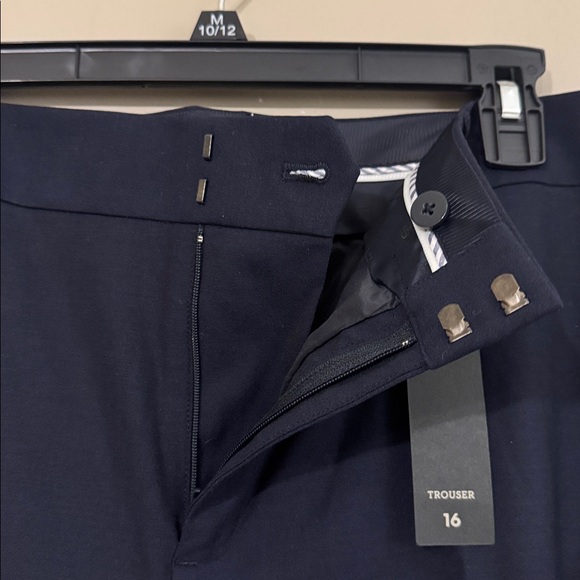 NWT Banana Republic MARTIN FIT LIGHTWEIGHT WOOL STRAIGHT LEG PANT, Navy, size 16 - Picture 4 of 10